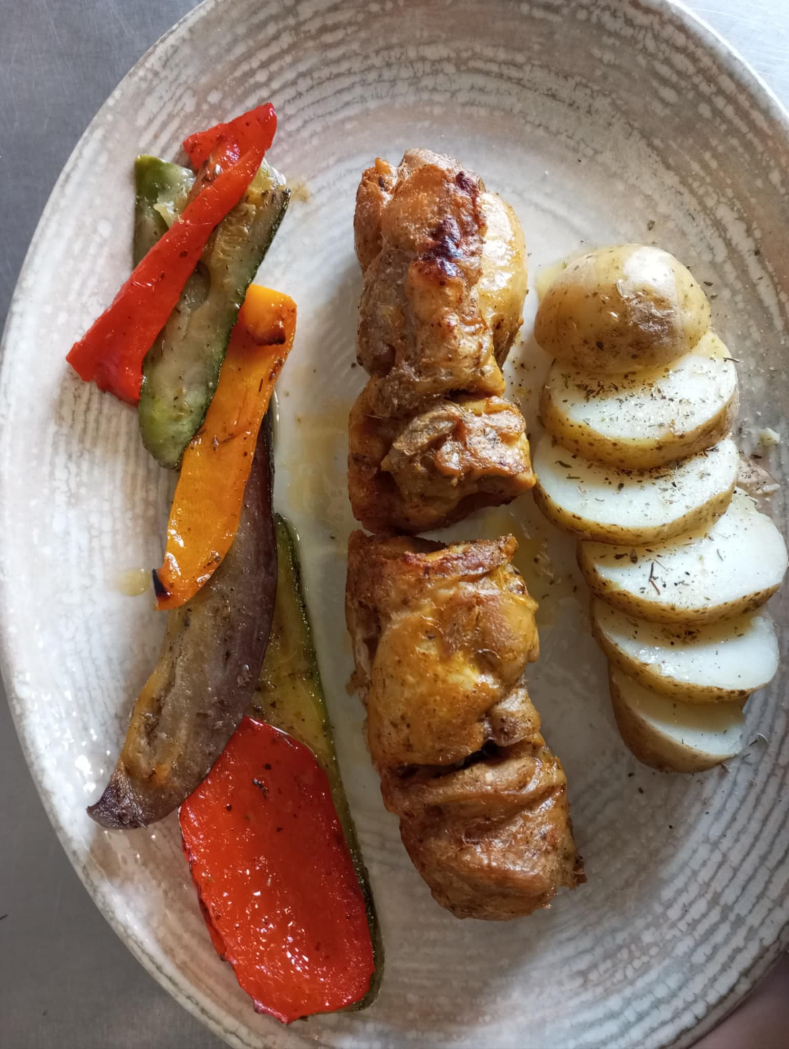 Chicken souvlaki (kontosouvli)