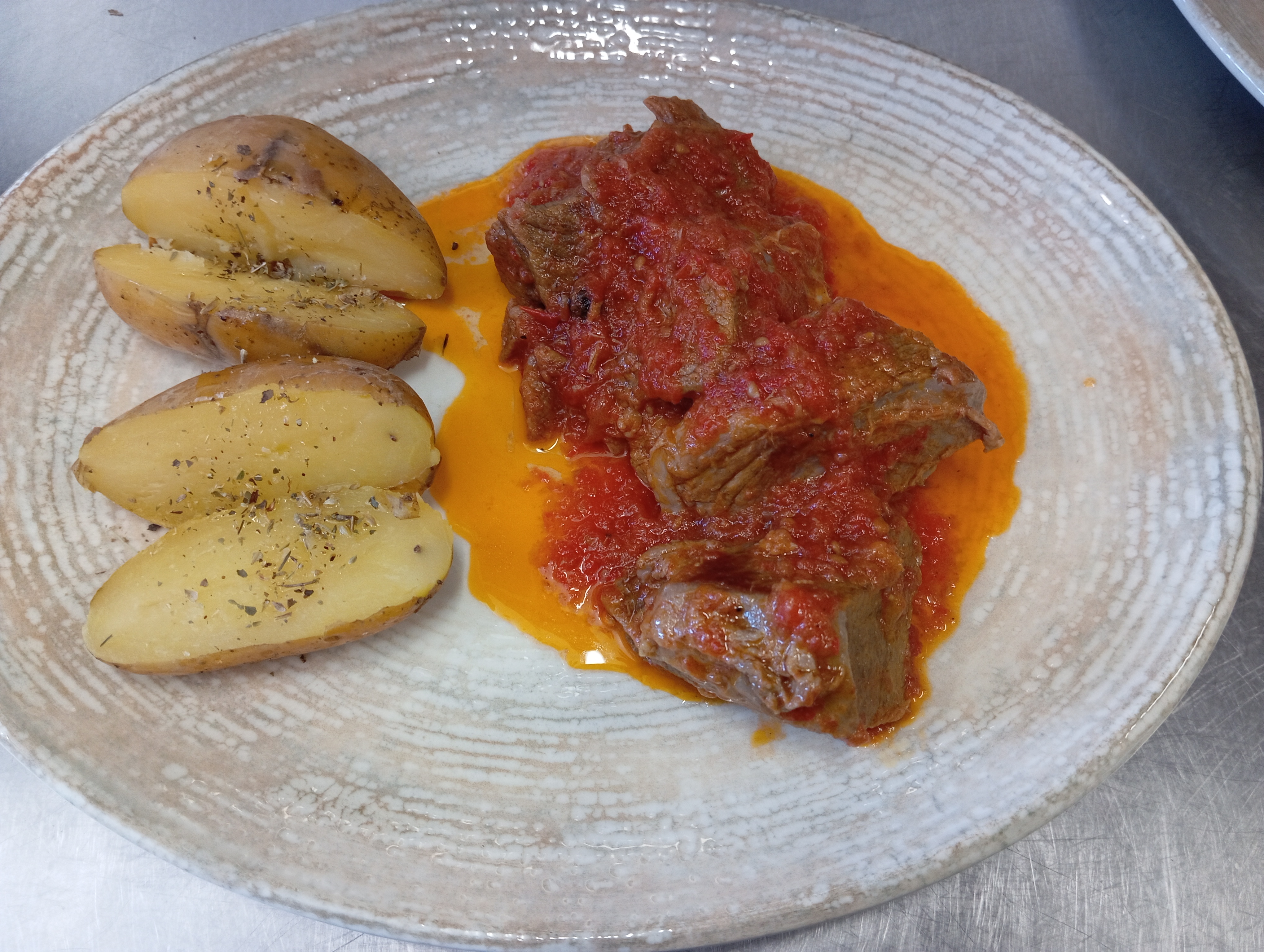 Beef in tomato sauce