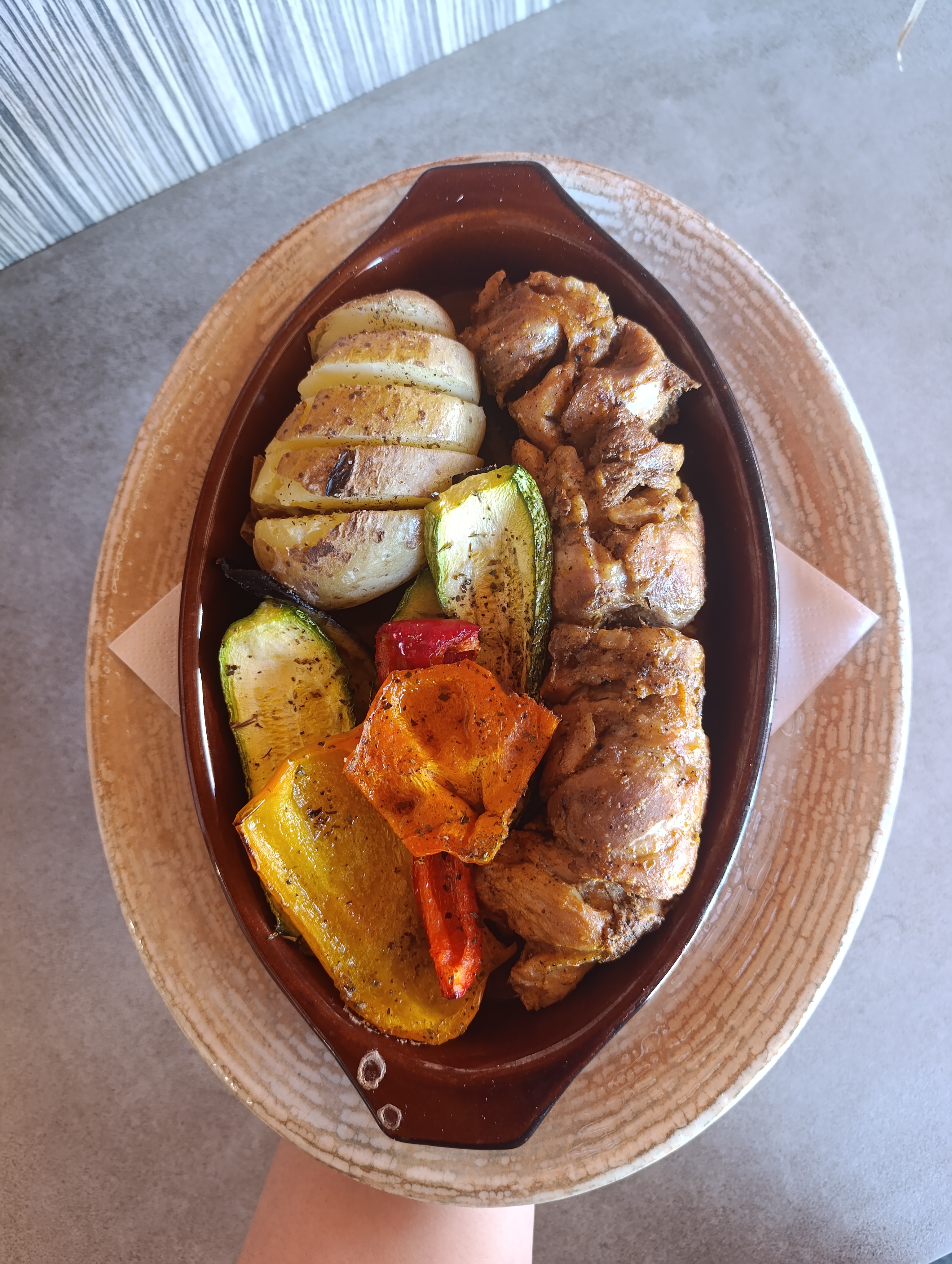 Chicken souvlaki (kontosouvli)